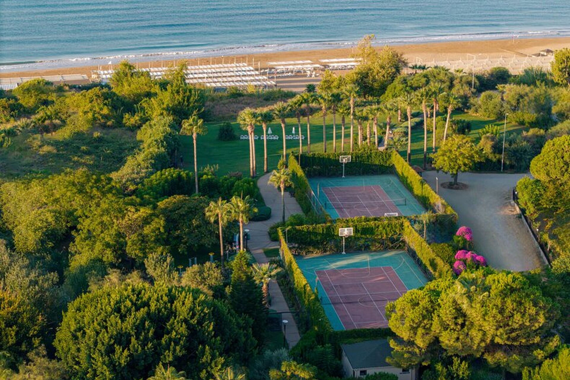 Side Star Resort